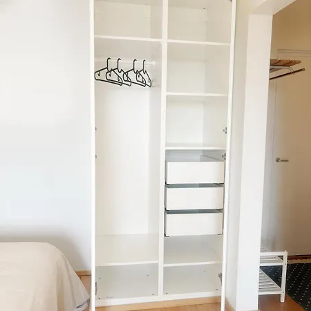 Apartment Modern Studio, Private Free Parking ,near Metro Helsinki
