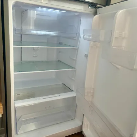 Modern Studio, Private Free Parking ,near Metro Apartment *