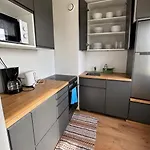 Modern Flat Your Parking Space And Metro Nearby *