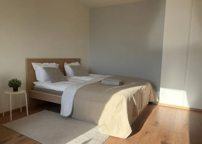 Appartamento Modern Flat Your Parking Space&metro Nearby