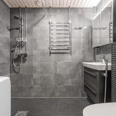 Modern Flat Your Parking Space And Metro Nearby 아파트 헬싱키